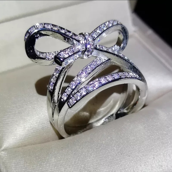 Gorgeous Bow Knot Ring - Picture 2 of 5